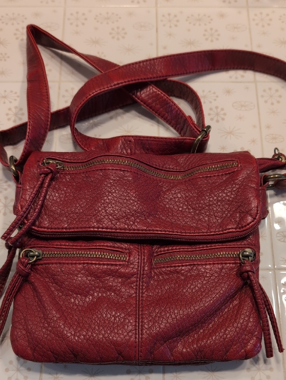 Sonoma Compact Red Leather Crossbody Bag - Stylish Everyday Carry